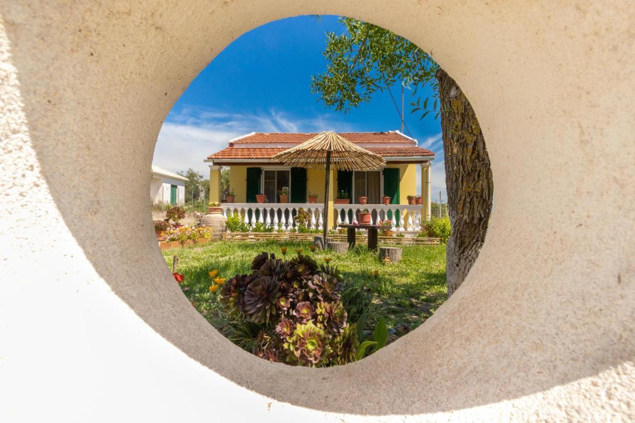 Teta'S Holiday Home Melikia ภายนอก รูปภาพ