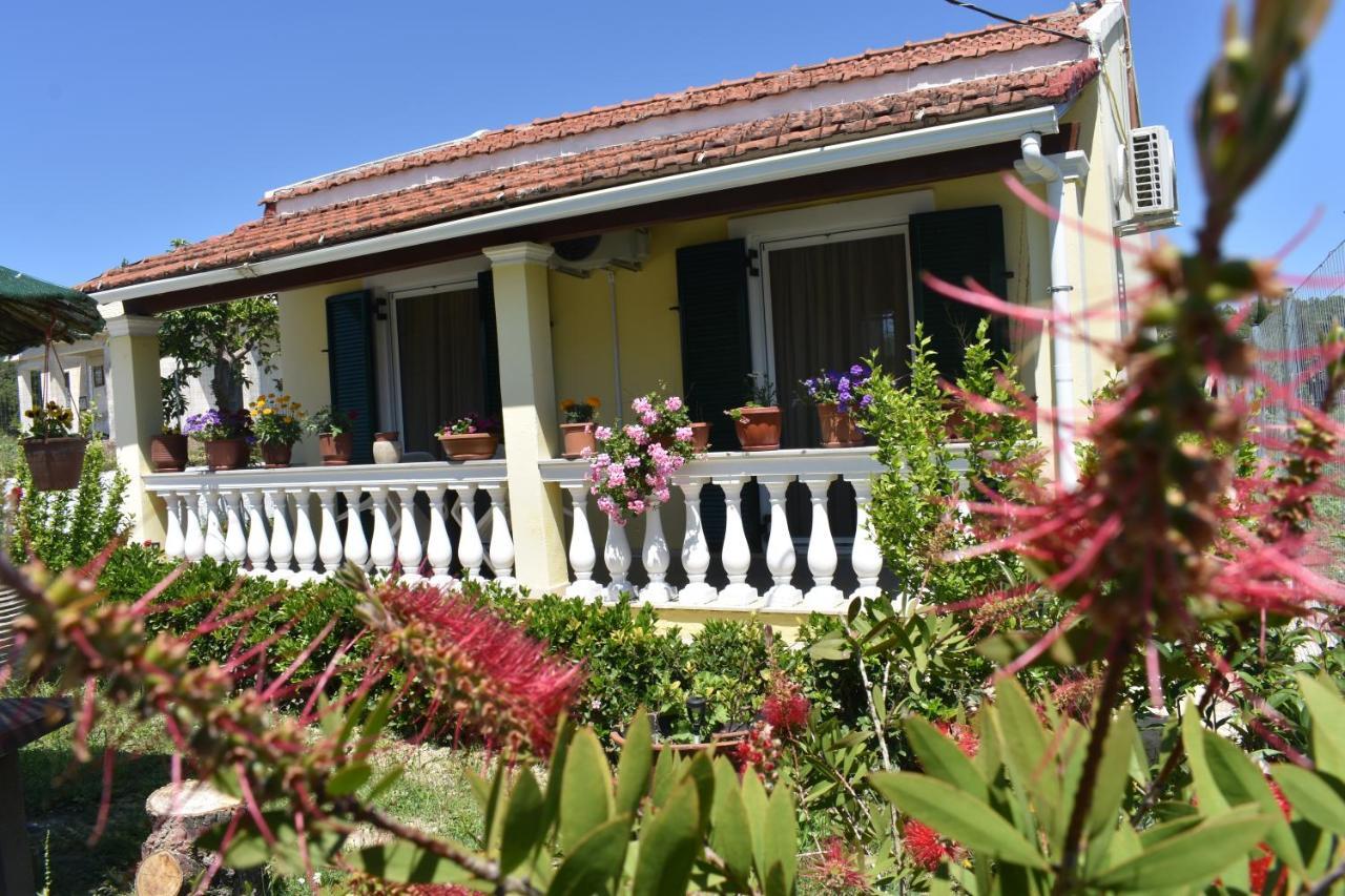 Teta'S Holiday Home Melikia ภายนอก รูปภาพ